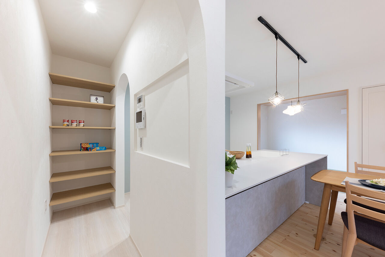 フェスティナ・レンテ 【2000万円台/35坪】カラーもデザインも、かわいいがいっぱい！自然素材とデザイン性の高い造作が特徴の建築実例画像5