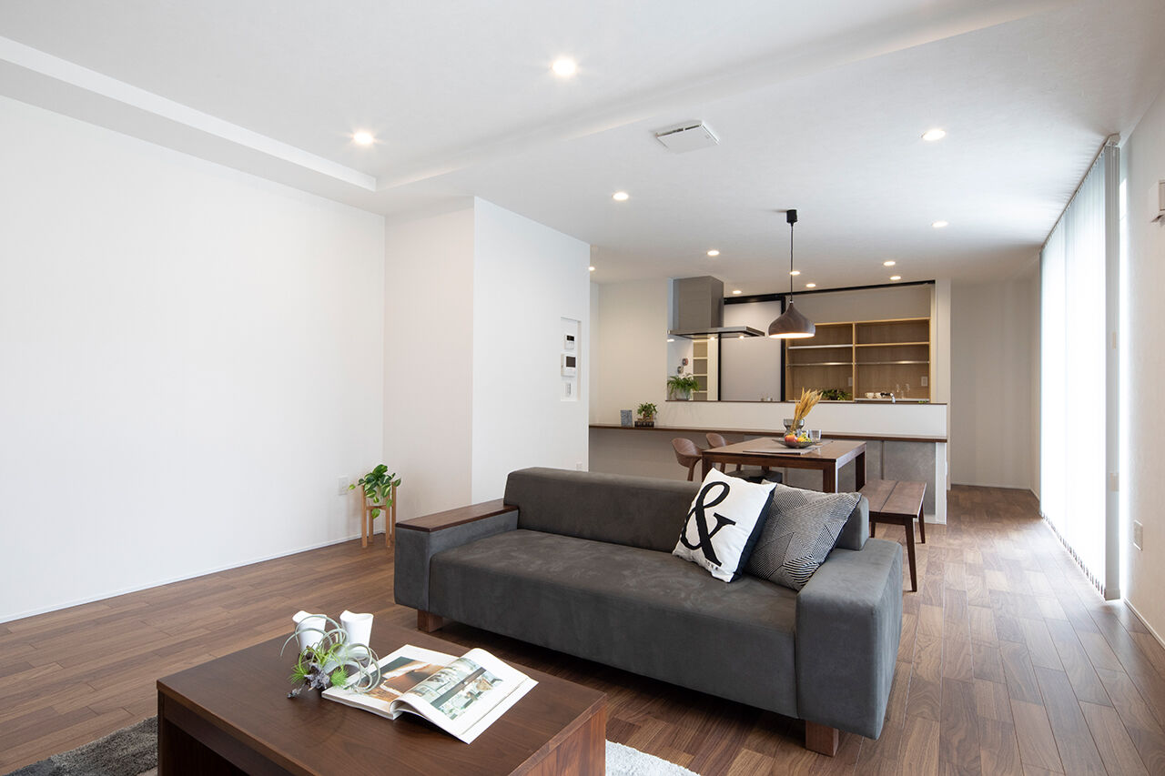 フェスティナ・レンテ 【2000万円台/38.2坪】奥まった広い敷地を活かし、インパクトある立体的な外観に。モダンでカッコいい家の建築実例画像2