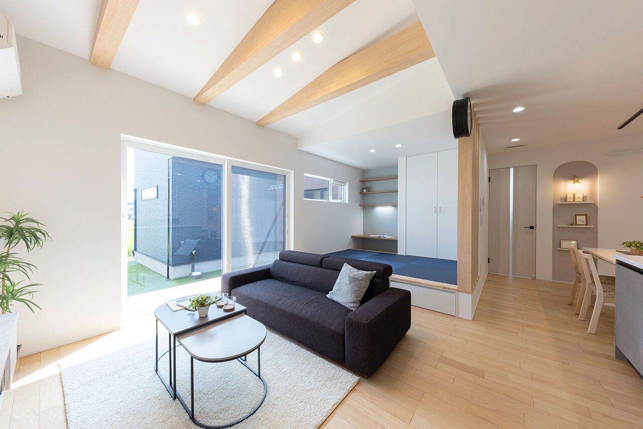 フェスティナ・レンテ 【2500万円台/30坪台/平屋/家事ラク】人目を気にせずゆとりある暮らしができる、コの字型の平屋の建築実例画像2