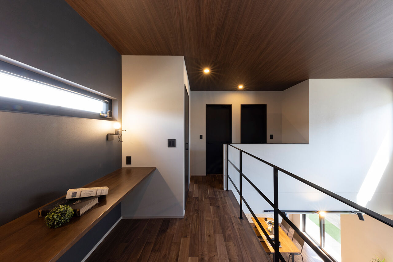 フェスティナ・レンテ 【2000万円台前半/30坪/3LDK/アクアリウムメンテ】大きな吹き抜けとアイアン階段の映える漆喰モダンの家の建築実例画像7