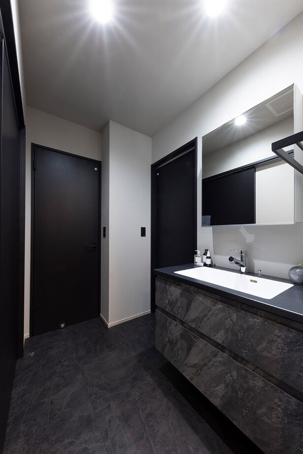 フェスティナ・レンテ 【2000万円台前半/30坪/3LDK/アクアリウムメンテ】大きな吹き抜けとアイアン階段の映える漆喰モダンの家の建築実例画像8