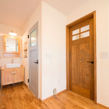 フェスティナ・レンテ 【1000万円台/4LDK/30坪台/間取り図】猫と暮らす。漆喰・自然素材が心地いいアンティークカフェのような家の建築実例画像8