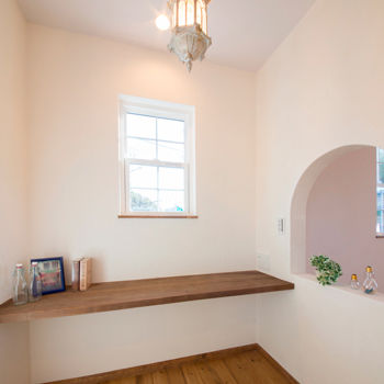 フェスティナ・レンテ 【1000万円台/4LDK/30坪台/間取り図】猫と暮らす。漆喰・自然素材が心地いいアンティークカフェのような家の建築実例画像9