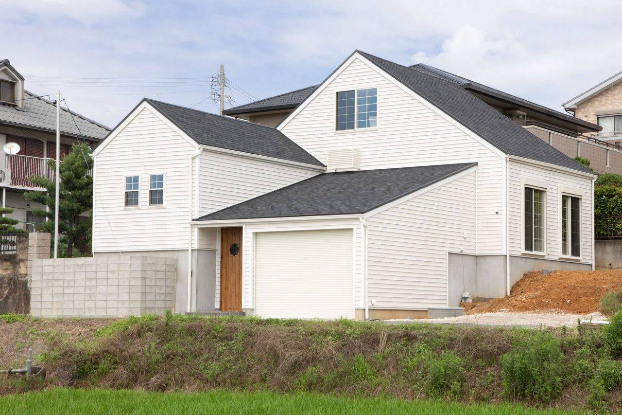 フェスティナ・レンテ 【2000万円台/平屋風/ビルトインガレージ/間取り図】高低差のある敷地で暮らすカリフォルニアの平屋風の家の建築実例画像4