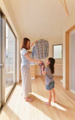 ライクスホーム 【川口市/30坪】自然素材と無垢材のブランコ、ロフト、吹抜け、勾配天井、ウッドデッキ等こだわった家の建築実例画像5