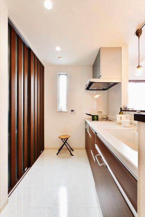 ライクスホーム 【1500万円/33坪/間取り図有/無垢材】端正なガルバリウムの内側に 家族を包み込む「無垢なる空間」の建築実例画像7