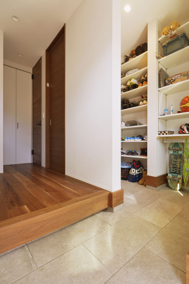 ライクスホーム 【1500万円/30坪】「ワンフロアみたいに声が届く」。吹き抜けが醸す家族の“つながり”／間取りありの建築実例画像10