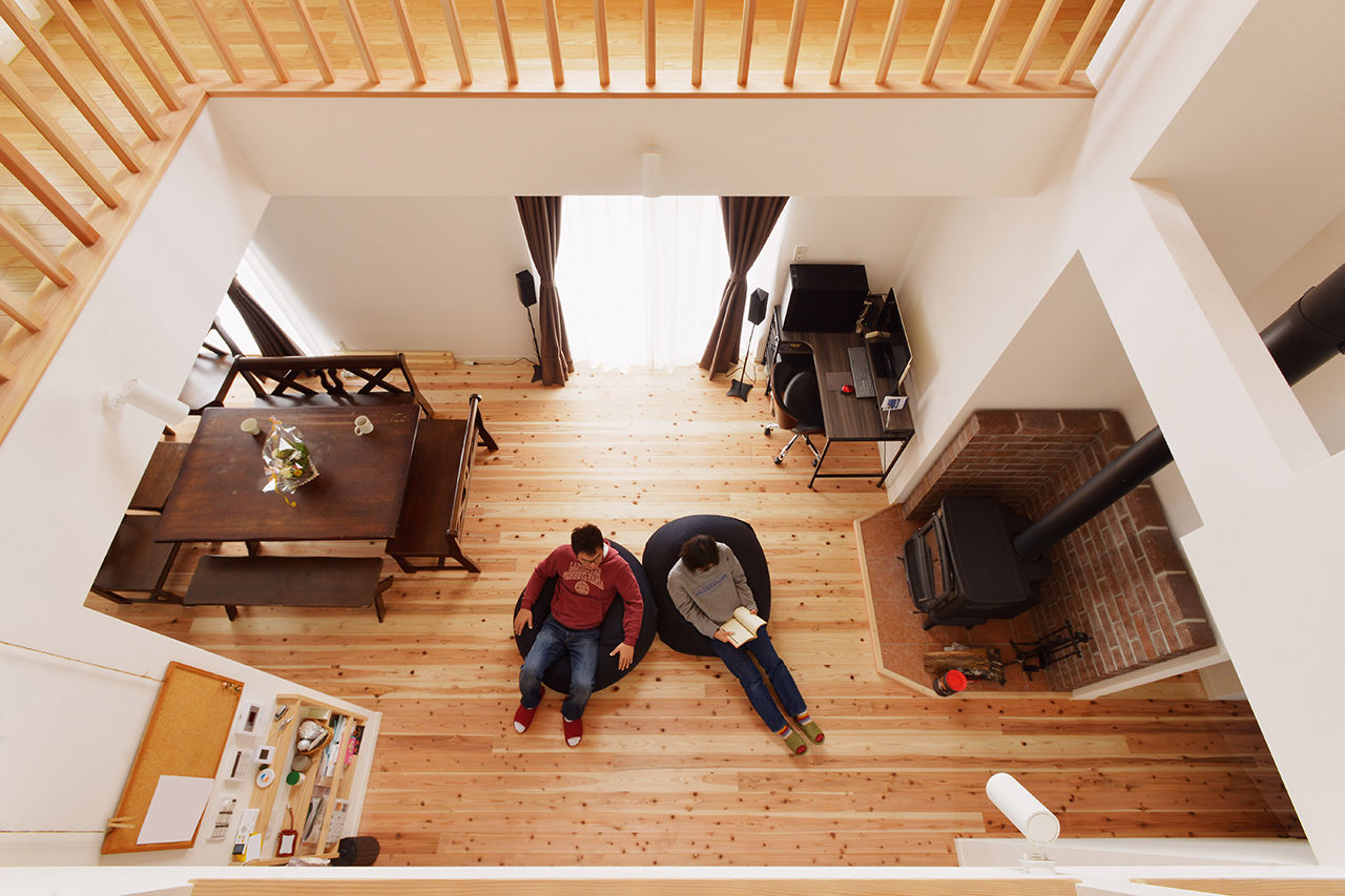 ライクスホーム 【2000万円/35.6坪/間取り/リビング階段/吹き抜け】薪ストーブを囲んで 3世代が団らんする終の棲家  の建築実例画像6