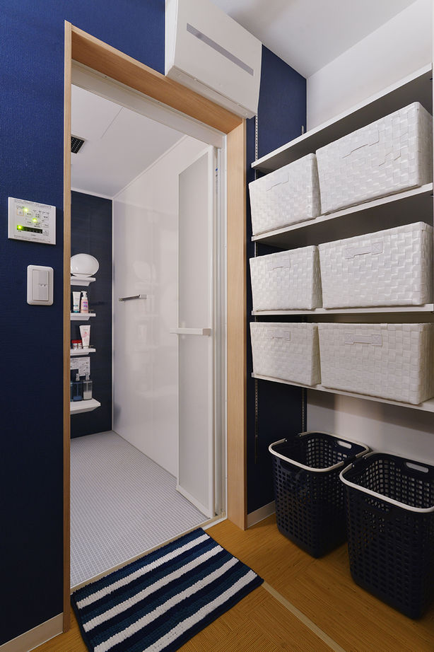 ライクスホーム 【2000万円／３階建て】念願のビルトインガレージと、県産材の無垢スギをたっぷり使ったＬＤＫのある住まいの建築実例画像8