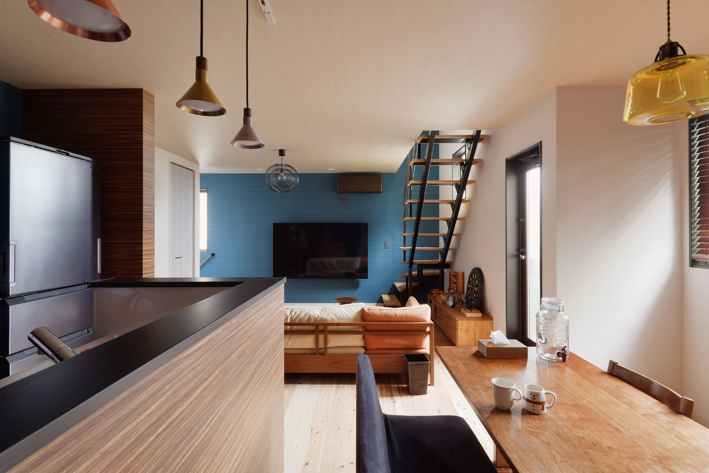 ライクスホーム 【1500～1999万円/敷地22.6坪/３階建て】周辺のグリーンを巧みに取り込む。四季の変化を愉しみながら暮らすの建築実例画像2