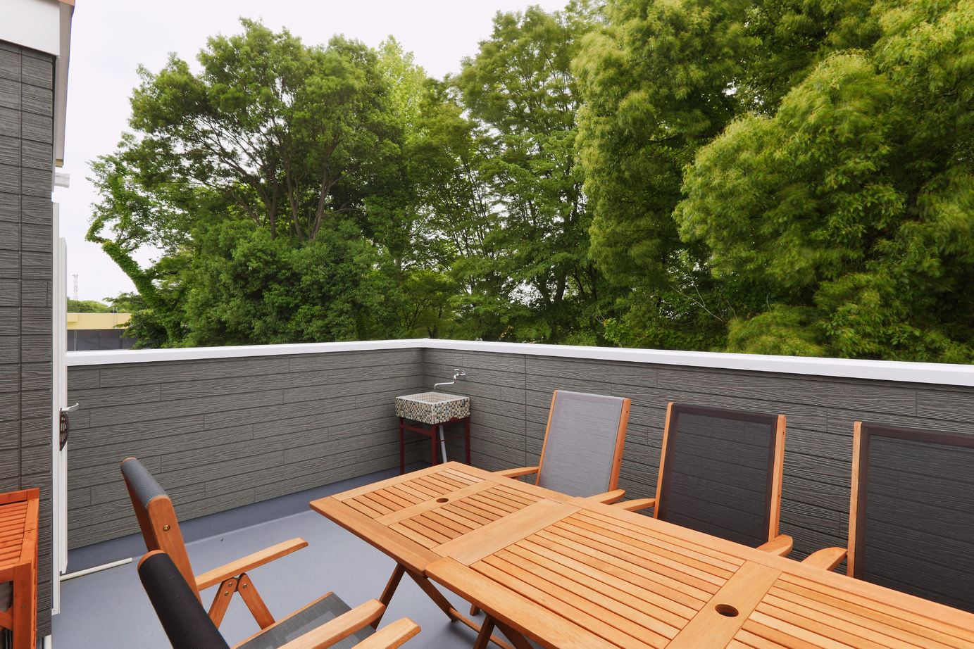 ライクスホーム 【1500～1999万円/敷地22.6坪/３階建て】周辺のグリーンを巧みに取り込む。四季の変化を愉しみながら暮らすの建築実例画像6