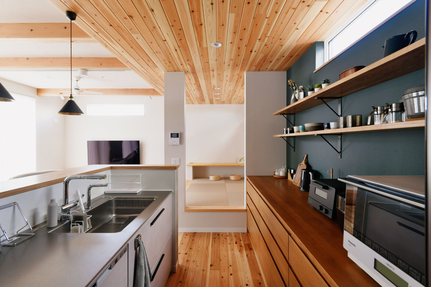 ライクスホーム 【1500～1999万円/セルロースファイバー/無垢材】性能にもデザインにもこだわり、心身ともに快適に暮らすの建築実例画像3