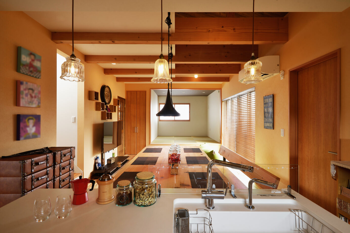 ライクスホーム 【1500万円/34坪/地元の無垢材/間取り図有】「建築のプロ」のお眼鏡に適う、腕利きの職人と建てた家の建築実例画像2