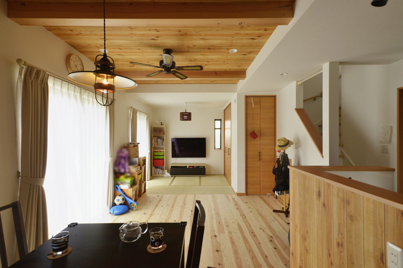 ライクスホーム 【～1499万円/29坪/コスト重視/間取り図有】こだわりのデザインとコストダウンを両立させたナチュラルな家の建築実例画像2