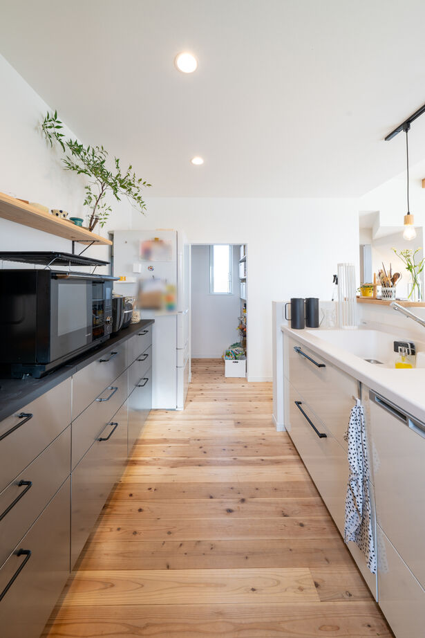 ライクスホーム 【1650万円/31坪/家事らく回遊動線/間取り図有】「白×木目」の優しい雰囲気でより健やかな子育てをの建築実例画像3