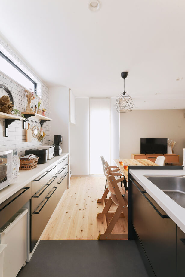 ライクスホーム 【1500万円/10歩以内の洗濯動線/間取り図有】25坪の狭小地に延床30坪＆ガレージ完備の狭小3階建ての建築実例画像6