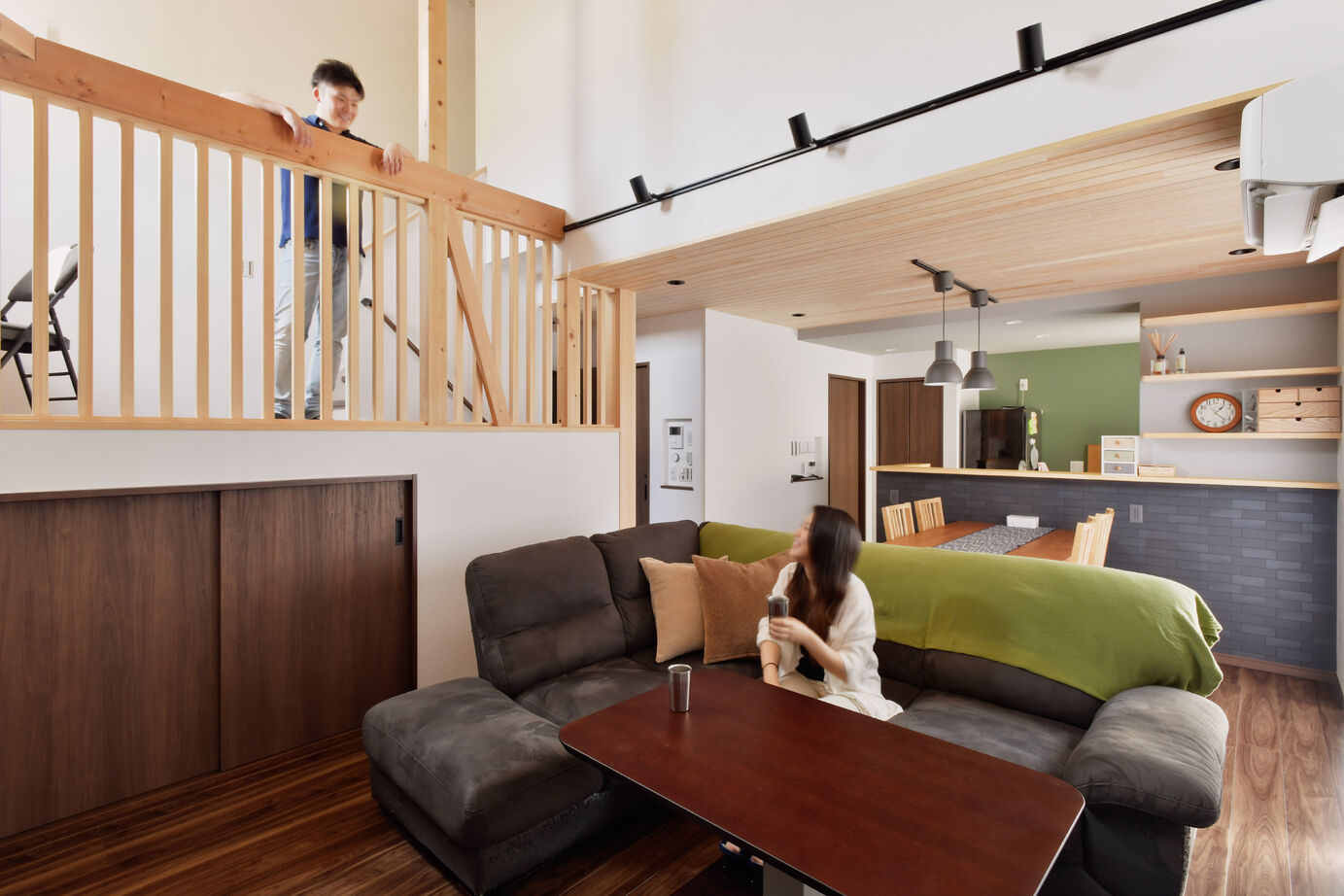 ライクスホーム 【1500万円/34坪/スキップフロア/間取り図有】２ＷＡＹ＆大きな床下収納が楽しい、自然素材の住まいの建築実例画像2