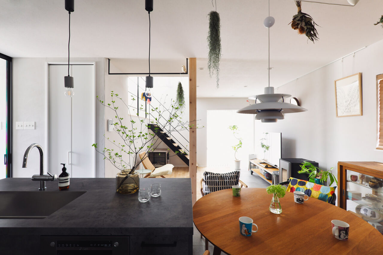 ライクスホーム 【1980万円/30坪/スキップフロア/間取り図有】 無垢材や塗り壁を用いた、洗練×利便を実現した邸宅の建築実例画像2