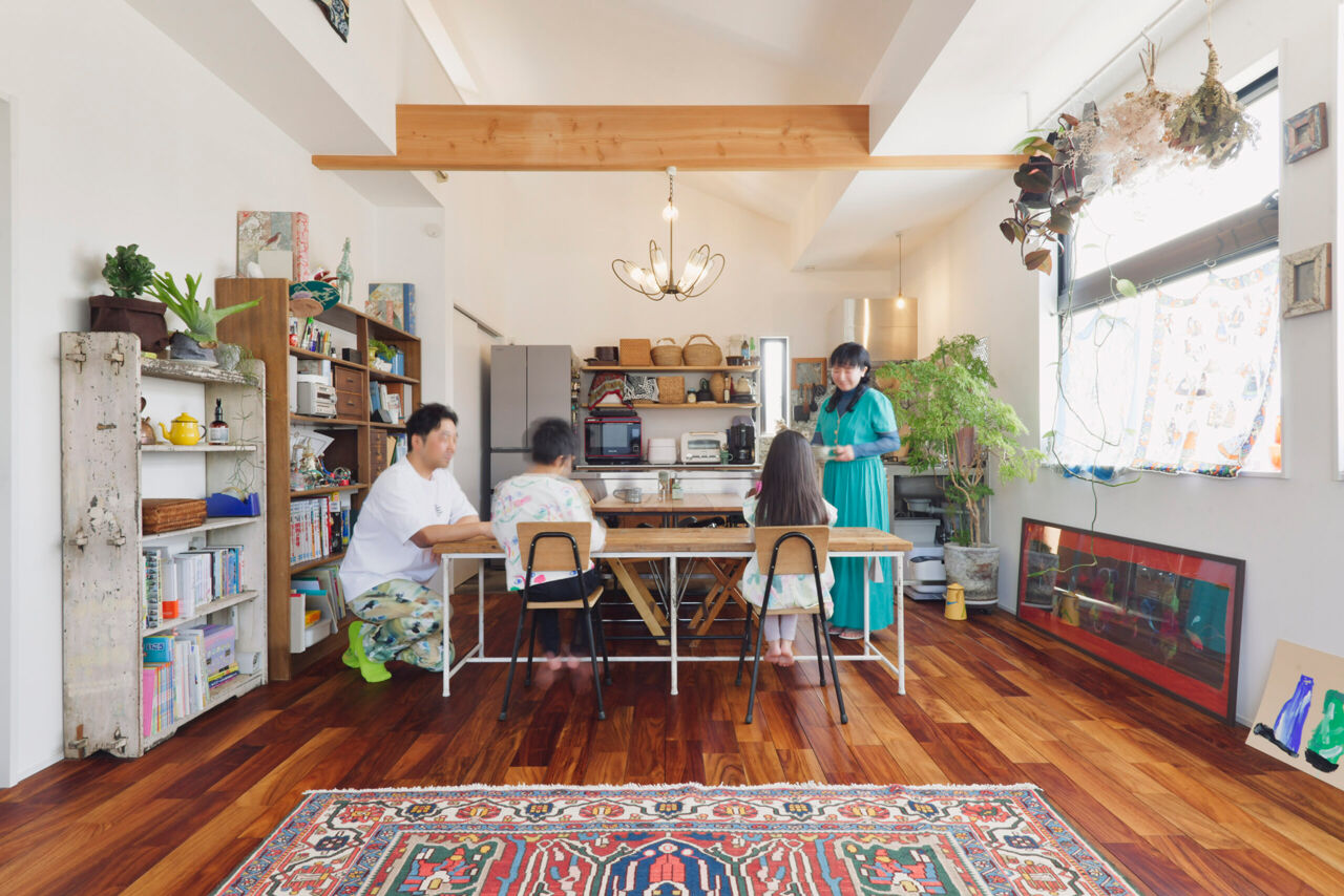 ライクスホーム 【1500～1999万円/33坪/吹き抜け/間取り図有】施主支給品は同社過去最多！細部までこだわった個性溢れる家の建築実例画像