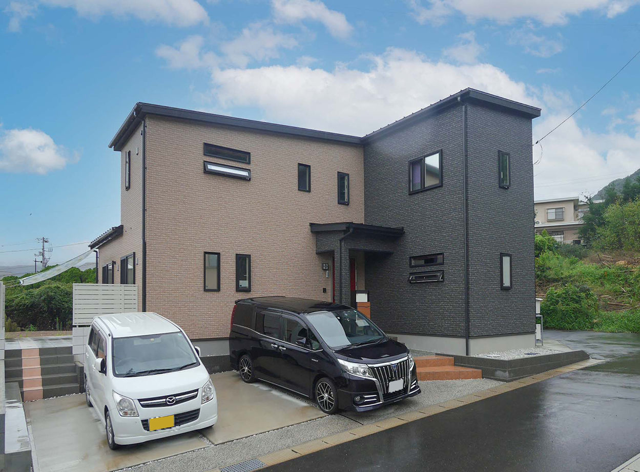 タナカホームズ 【～1499万円／間取図有／スピーカー付ライト】大好きなピンクで染めた自由設計の家の建築実例画像1