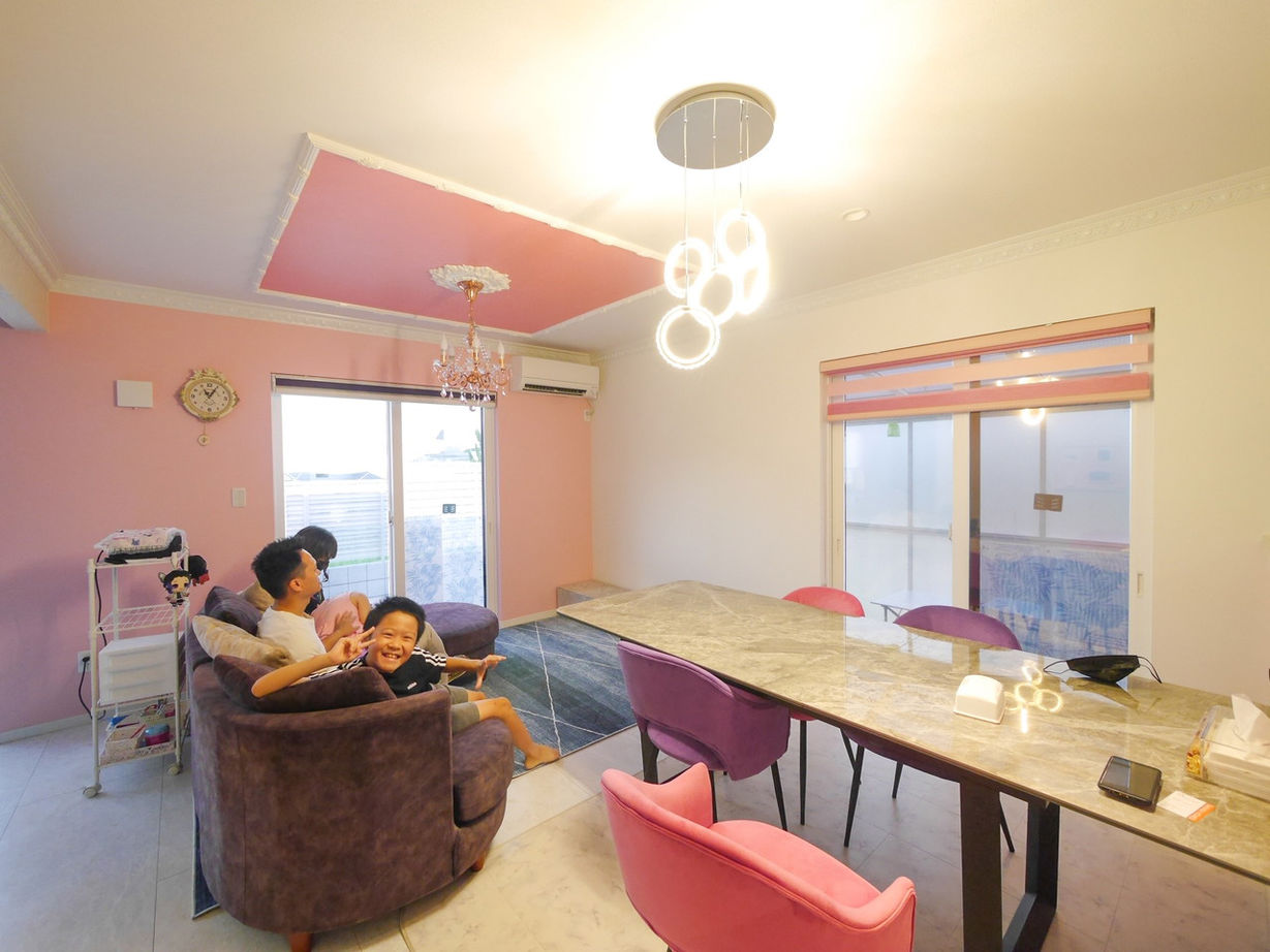 タナカホームズ 【～1499万円／間取図有／スピーカー付ライト】大好きなピンクで染めた自由設計の家の建築実例画像3