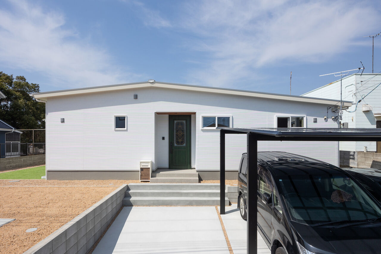 タナカホームズ 【2000万円台前半／平屋34.3坪／露天風呂／趣味部屋】中庭にはなんと露天風呂！日々の暮らしを楽しむ平屋の建築実例画像