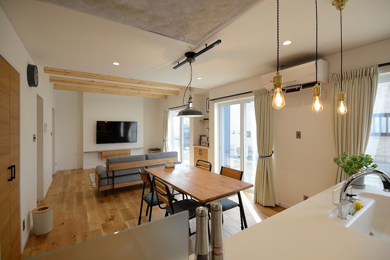 グローバルハウス 【甲斐市／タイル／カフェ風】お気に入りのインテリアが映える空間。豊かだなぁと思えた家の建築実例画像3