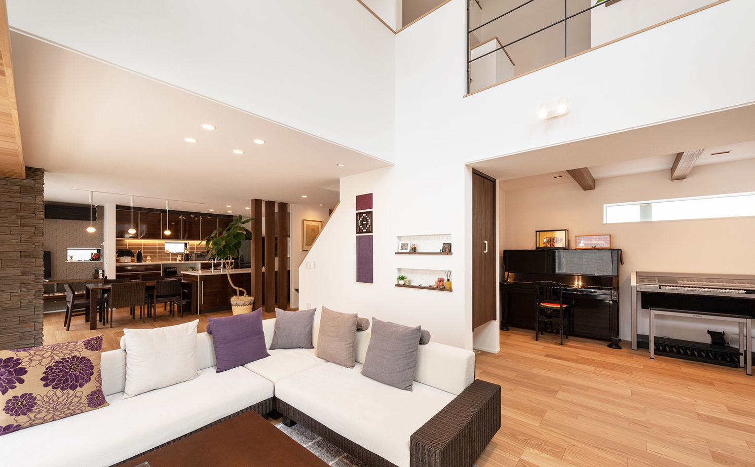 小林住宅 【大阪府/大開口リビング/ファミリーライブラリー/間取り】冬も半袖で過ごせる一年中春のように快適な家の建築実例画像4