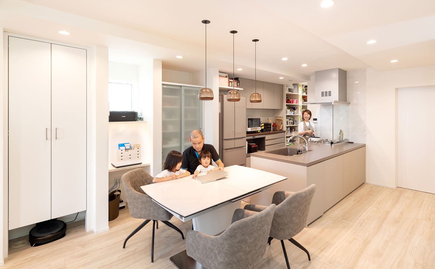 小林住宅 【大阪府/30坪/インナーガレージ/屋上バルコニー/間取り】家族の時間もひとりの時間も愉しむ3階建ての家の建築実例画像3