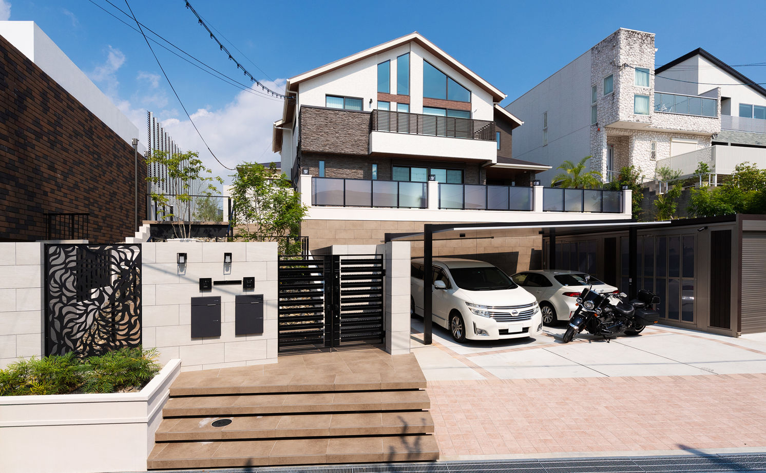 小林住宅 【大阪府/吹抜け/ダウンリビング】モノトーンの大空間にステイタス感があふれる大人の家の建築実例画像2