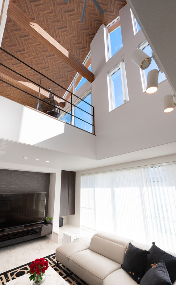 小林住宅 【大阪府/吹抜け/ダウンリビング】モノトーンの大空間にステイタス感があふれる大人の家の建築実例画像7