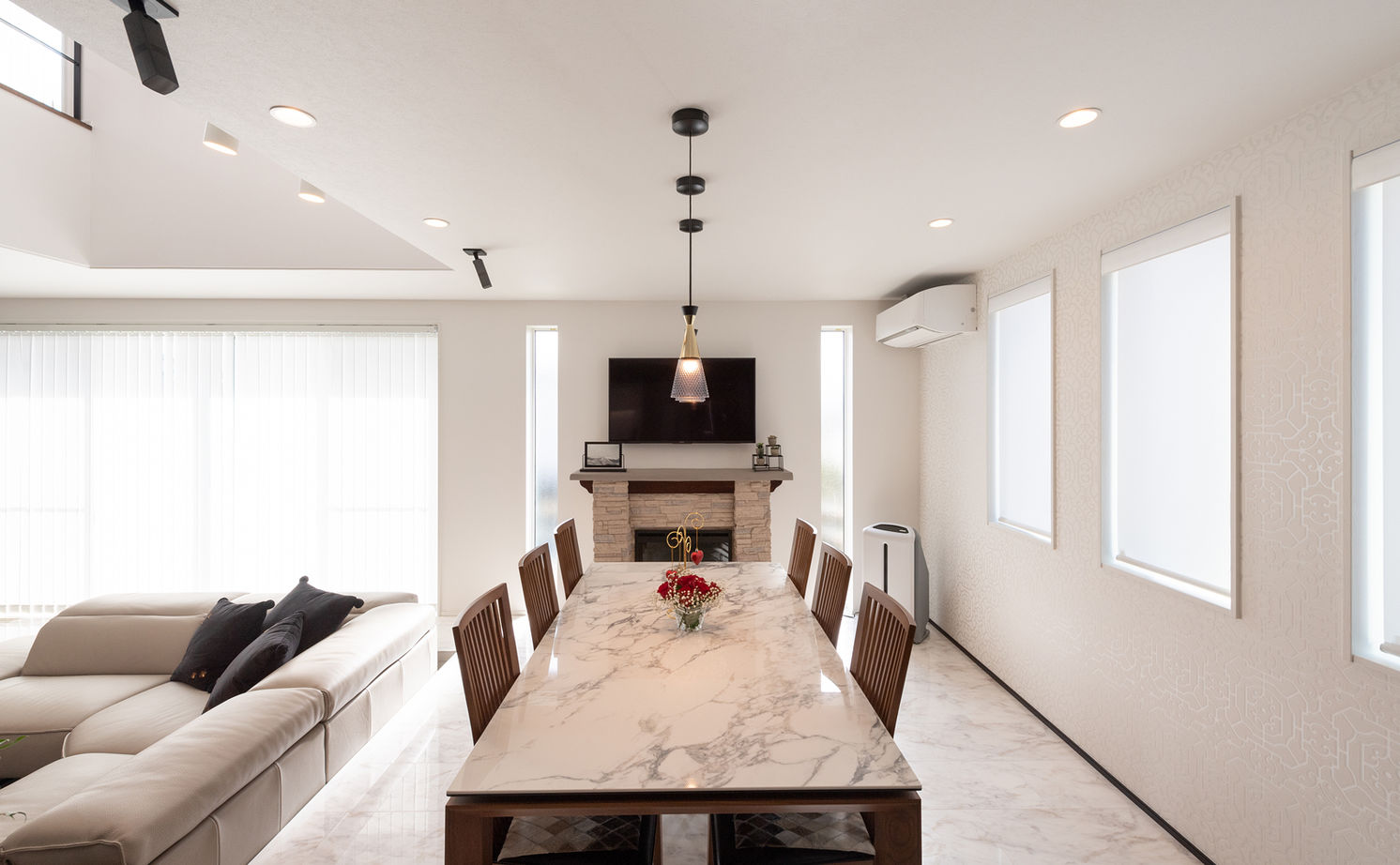 小林住宅 【大阪府/吹抜け/ダウンリビング】モノトーンの大空間にステイタス感があふれる大人の家の建築実例画像10