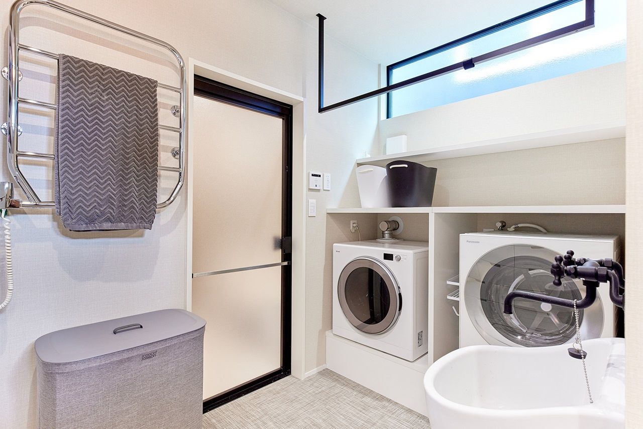 田辺工務店　一級建築士事務所 【藤沢市/3LDK/吹抜け】テラスと吹抜けが生み出す開放感。断熱性能にもこだわった住まいの建築実例画像7