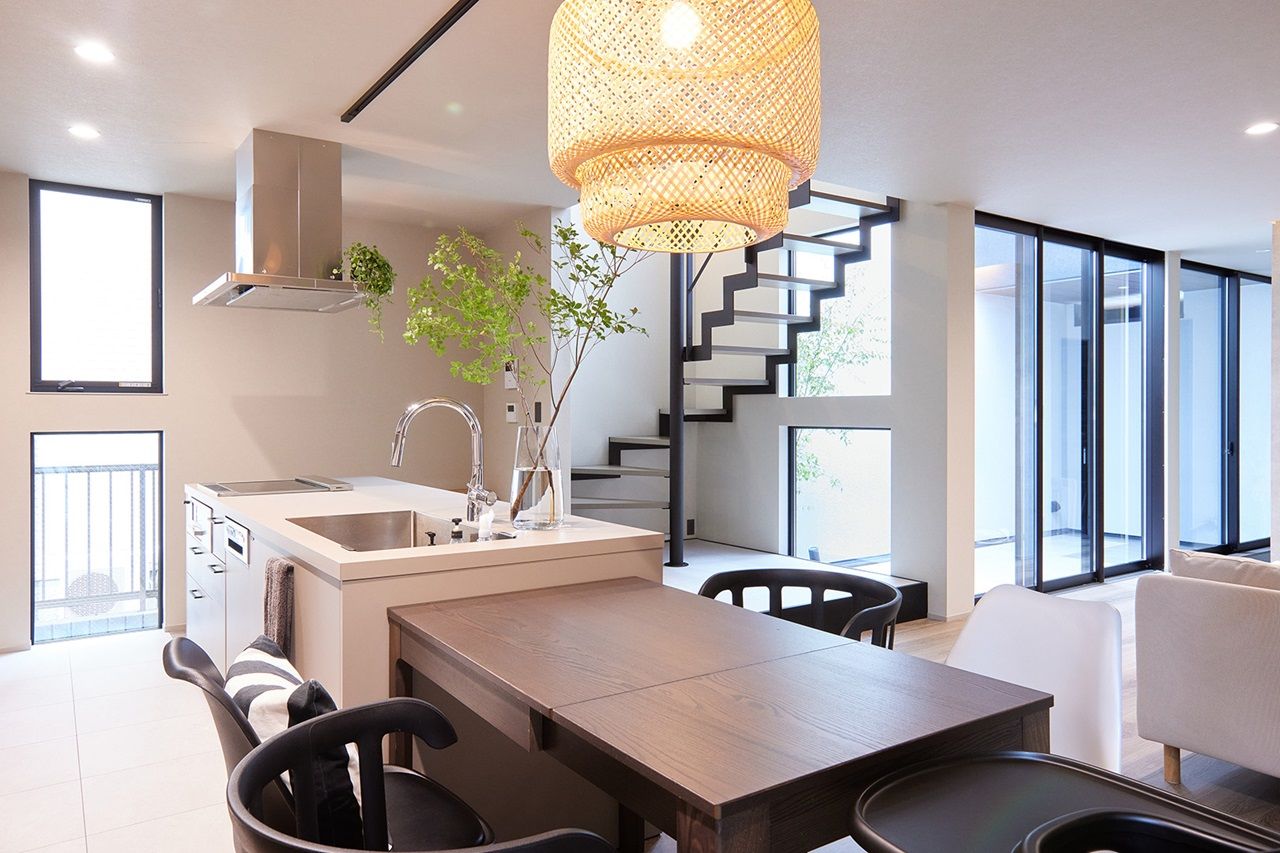 田辺工務店　一級建築士事務所 【鎌倉市/3LDK/中庭】明るさと抜け感を大切にした中庭付きの住まいの建築実例画像3