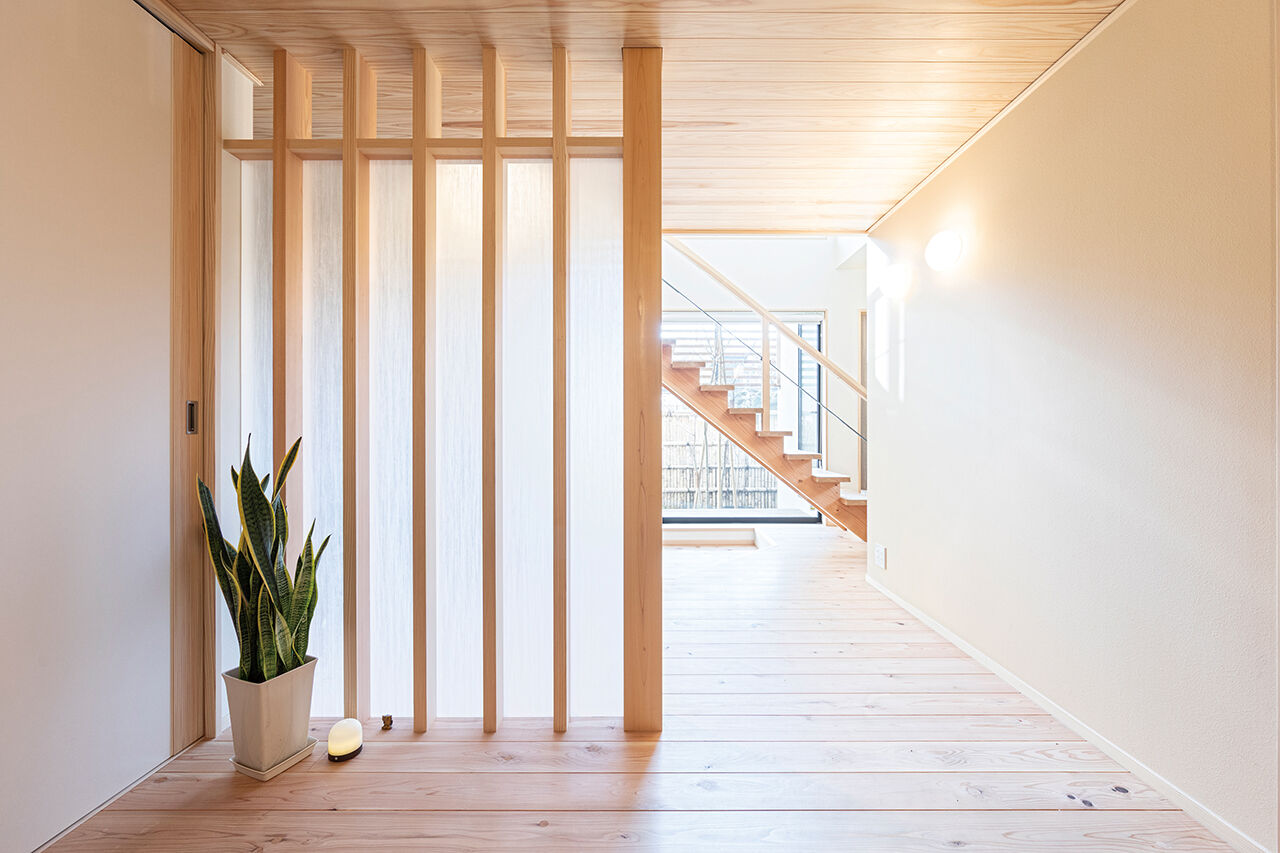 自然流健康の家　こばじゅう 【2階リビング／自然素材／間取図】湖を眺め、木の温もりに癒されて、心も身体もゆったりと寛げる木の家の建築実例画像8