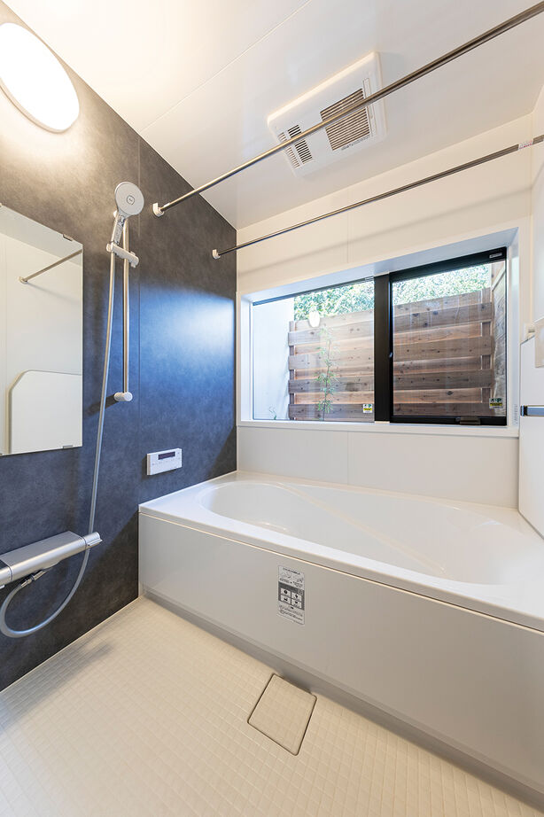 自然流健康の家　こばじゅう 【2階リビング／自然素材／間取図】湖を眺め、木の温もりに癒されて、心も身体もゆったりと寛げる木の家の建築実例画像9