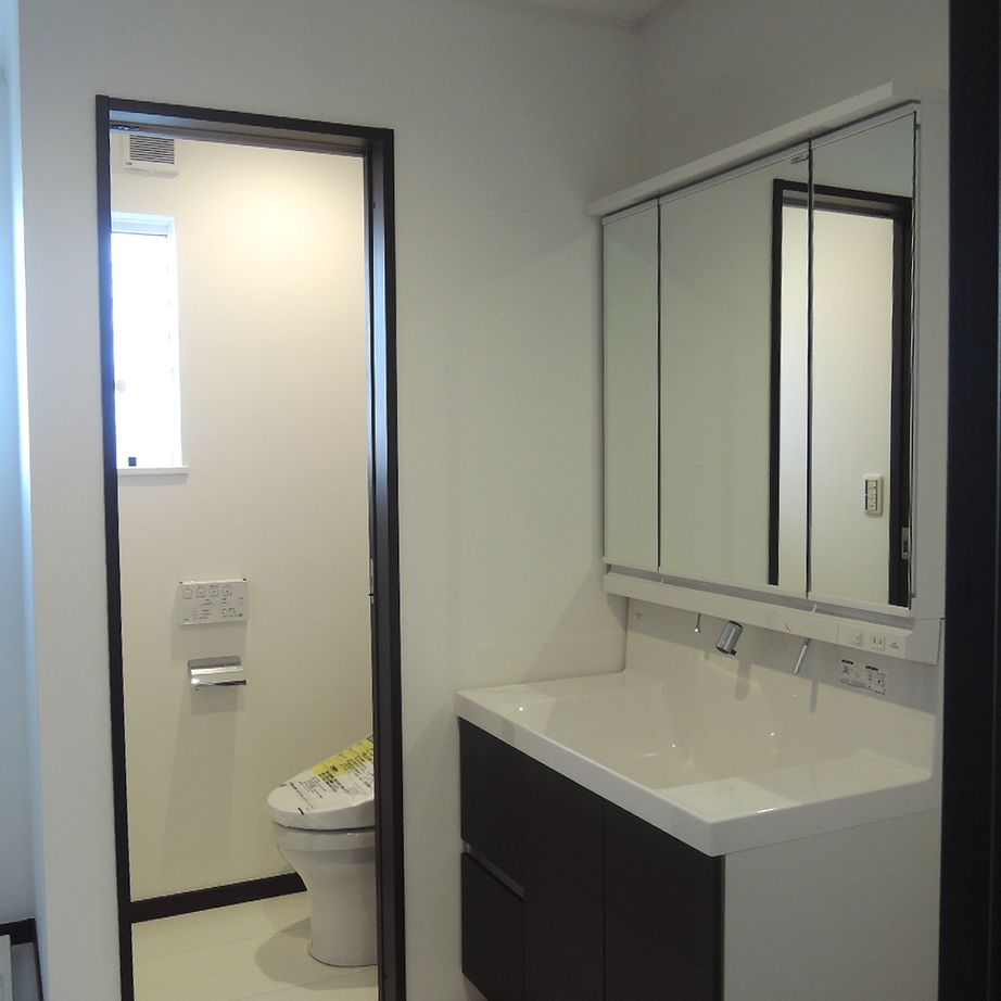 大成住宅 【1700万円/狭小地/3階建て】プライベート空間が楽しめる屋上など 毎日を豊かに過ごす工夫が満載な家の建築実例画像4