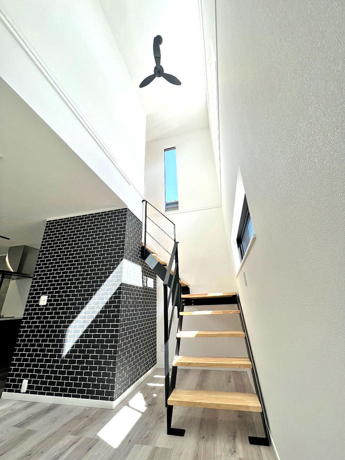 大成住宅 【2200万円/3LDK+S/間取り図有】爽やかな風と心地よい光が差し込むカフェ×インダストリアル風の家の建築実例画像4