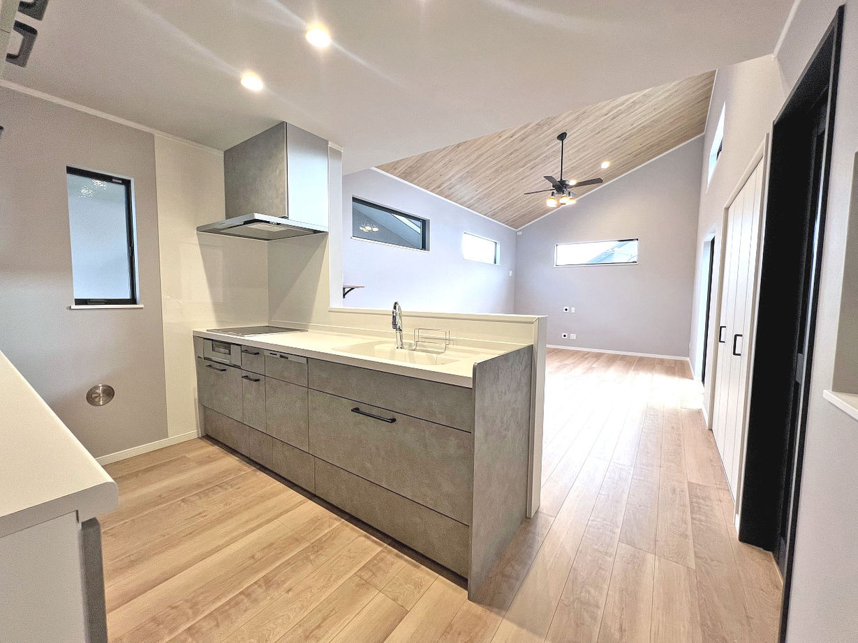 大成住宅 【SLDK/SIC/WIC/書斎/ランドリースペース/間取り図有】家事楽アイディアが詰まった北欧モダンな家の建築実例画像3