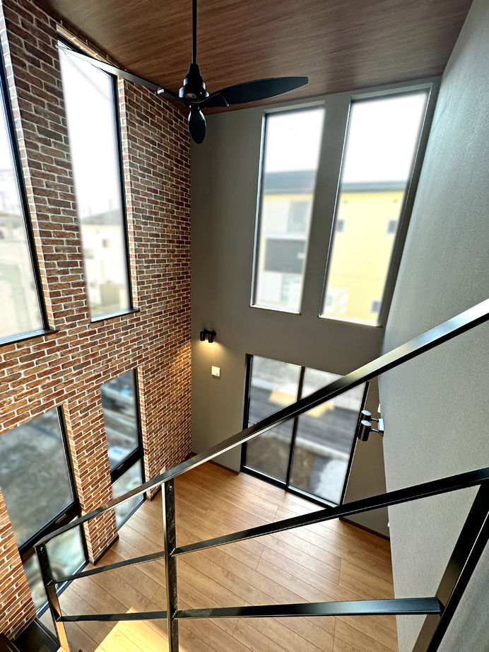 大成住宅 【3LDK/吹抜け/大容量収納/敷地約41坪/間取り図有】クールなブルックリンスタイルの建築実例画像2