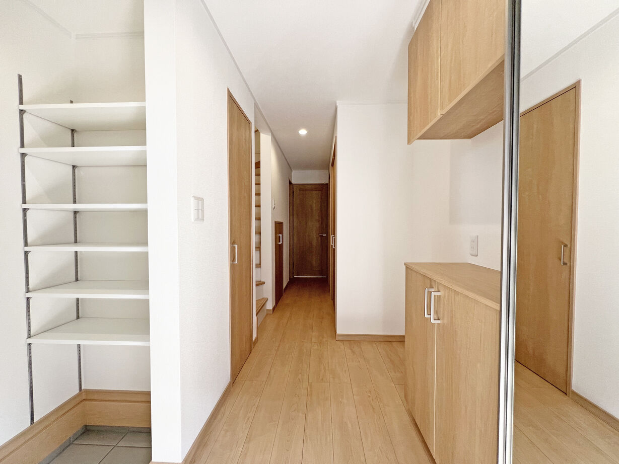 大成住宅 【4LDK/SIC/書斎/ガレージ/間取り図有】共働き夫婦が選んだ、働きながら・育てながら・楽しむ家の建築実例画像2