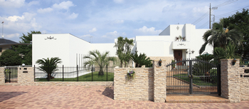 栃木ハウス 光と造形美に心奪われる　華麗なリゾート・モダンの建築実例画像4