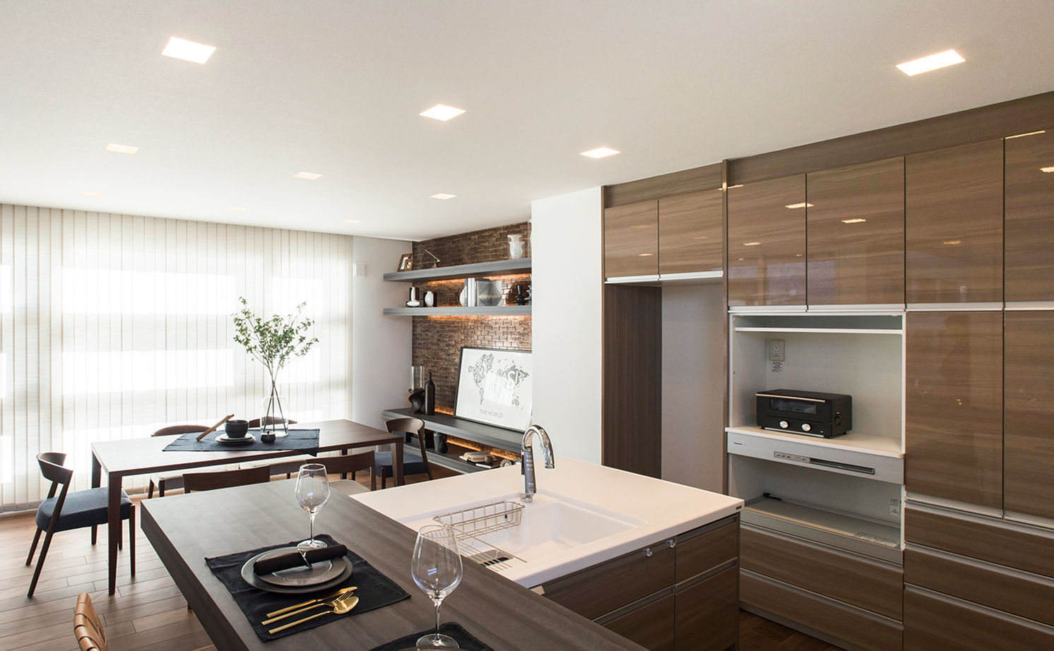 栃木ハウス 淡い光と素材が織りなす癒し空間。狭小地でも心地よく過ごす、美しきデザイン住宅の建築実例画像3