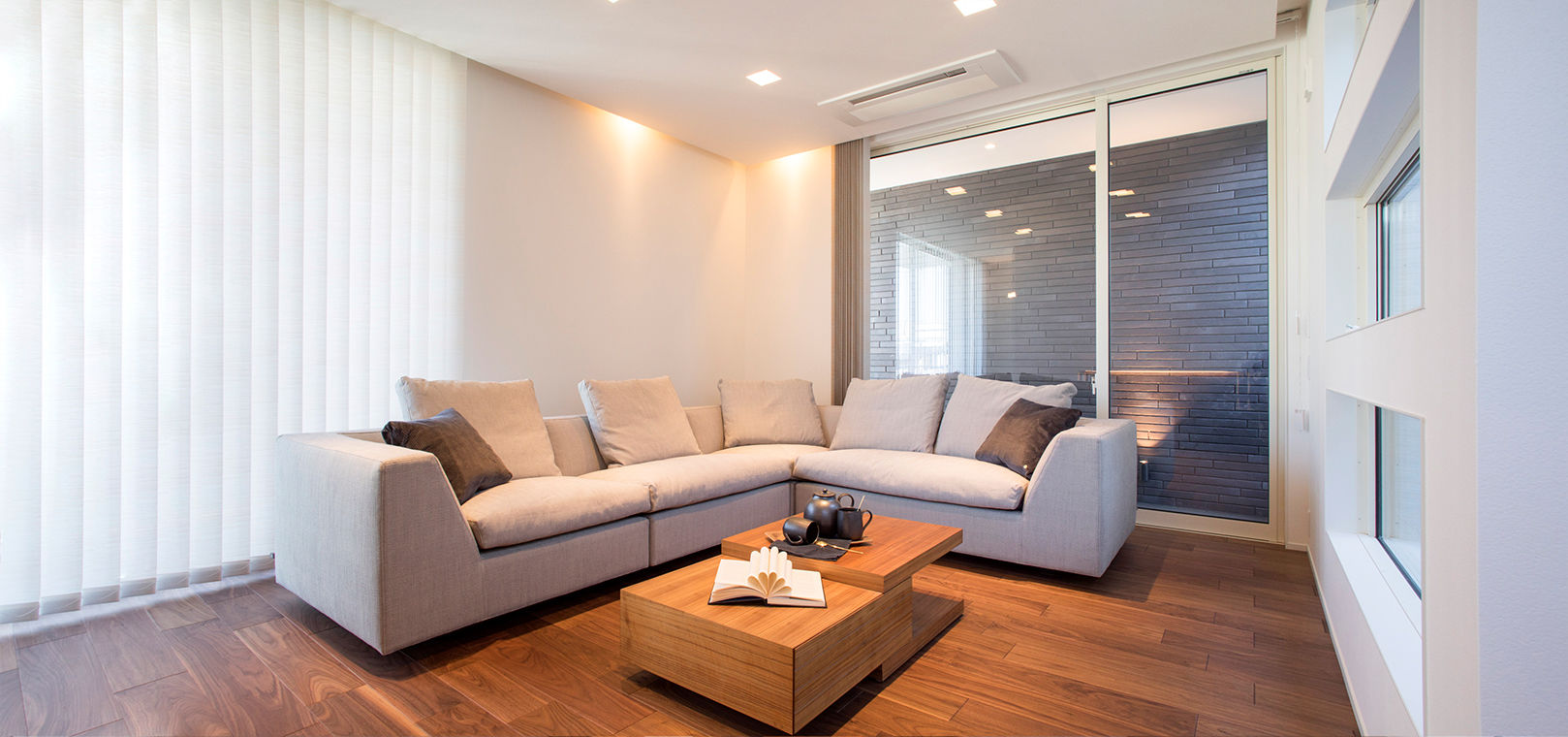 栃木ハウス 淡い光と素材が織りなす癒し空間。狭小地でも心地よく過ごす、美しきデザイン住宅の建築実例画像8