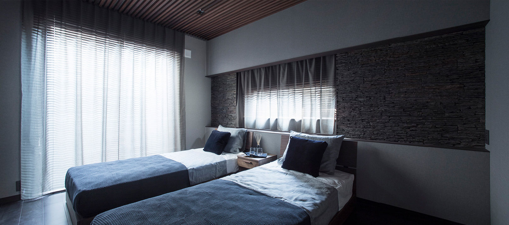 栃木ハウス 淡い光と素材が織りなす癒し空間。狭小地でも心地よく過ごす、美しきデザイン住宅の建築実例画像11