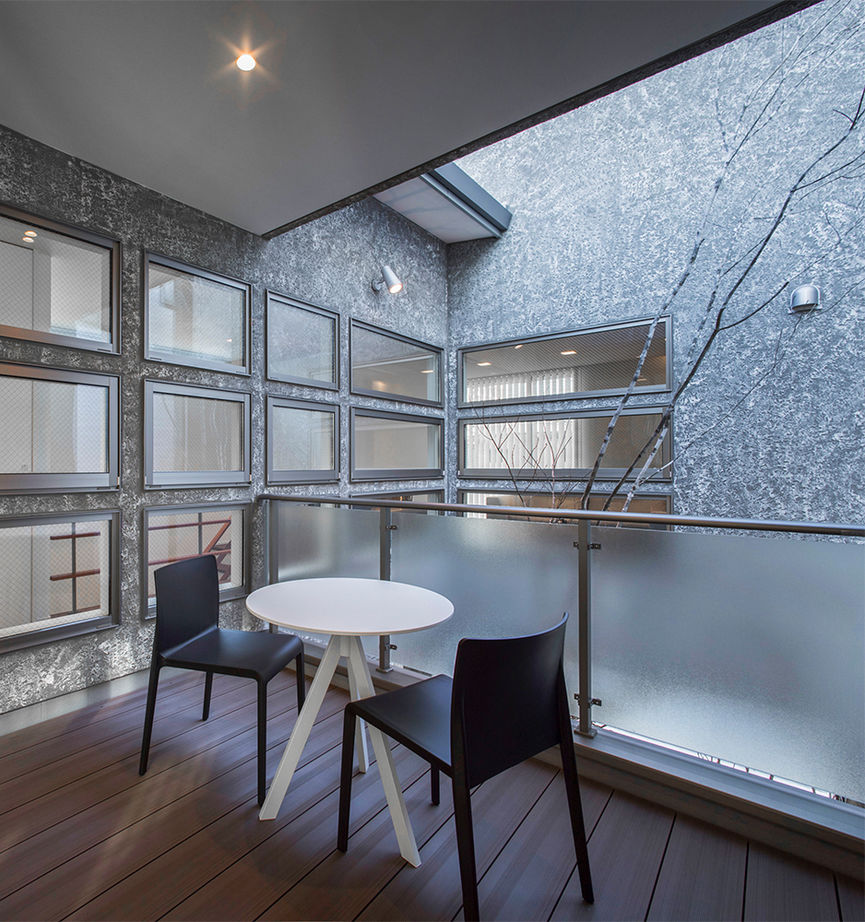 栃木ハウス 淡い光と素材が織りなす癒し空間。狭小地でも心地よく過ごす、美しきデザイン住宅の建築実例画像14