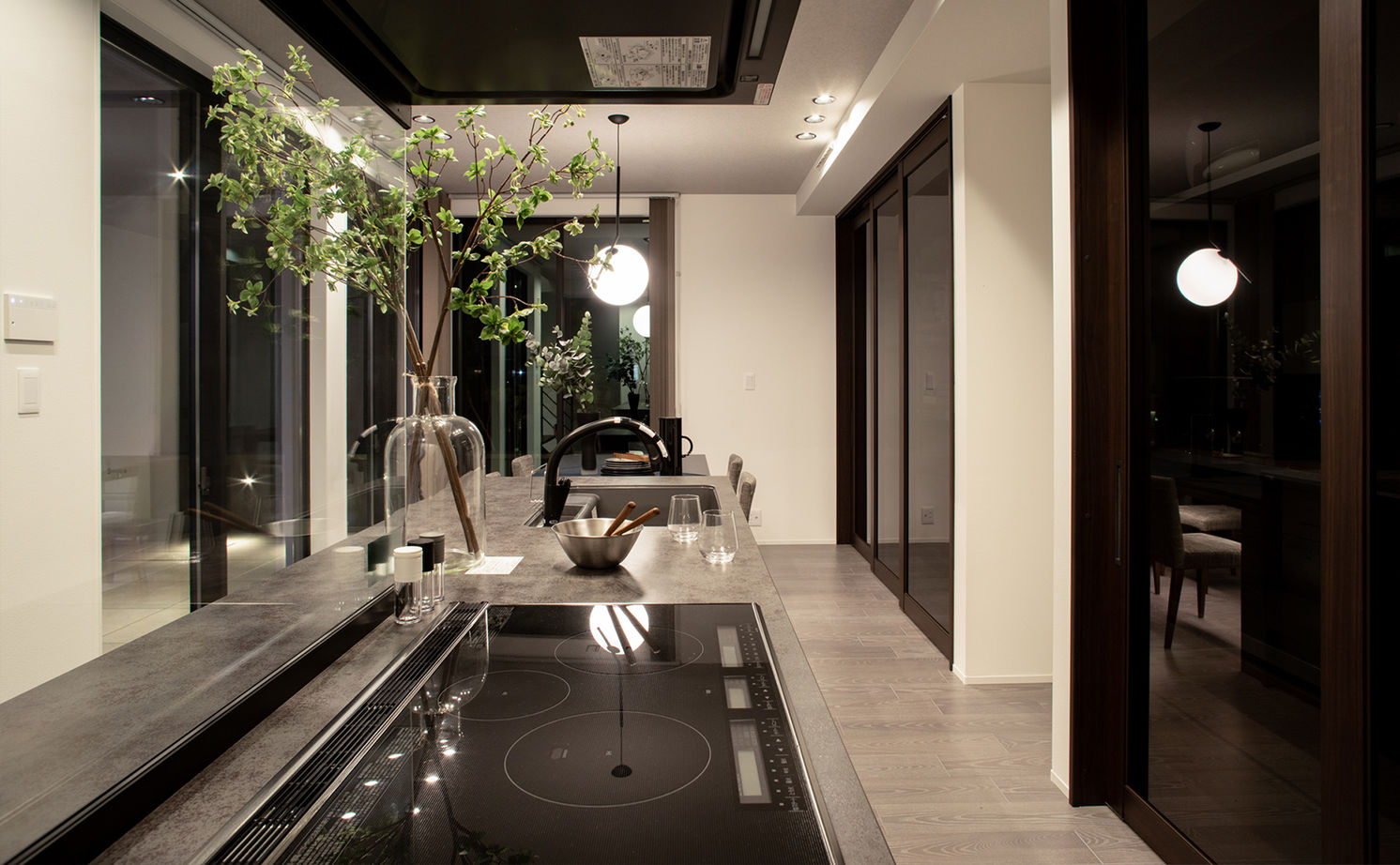 栃木ハウス テラスからの陽光を室内に取り込む「プライベートテラス」で内と外をつなぐ開放感のある住まいの建築実例画像6