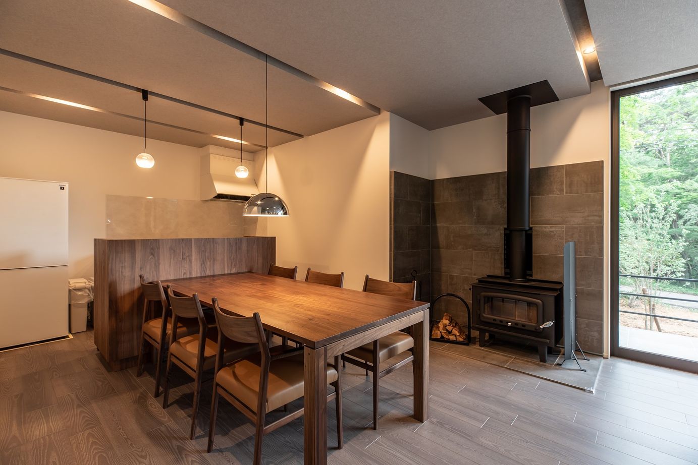 栃木ハウス 【石の家】那須の自然の中に佇む　優雅で上質な平屋の住まい＜見学可能＞の建築実例画像5