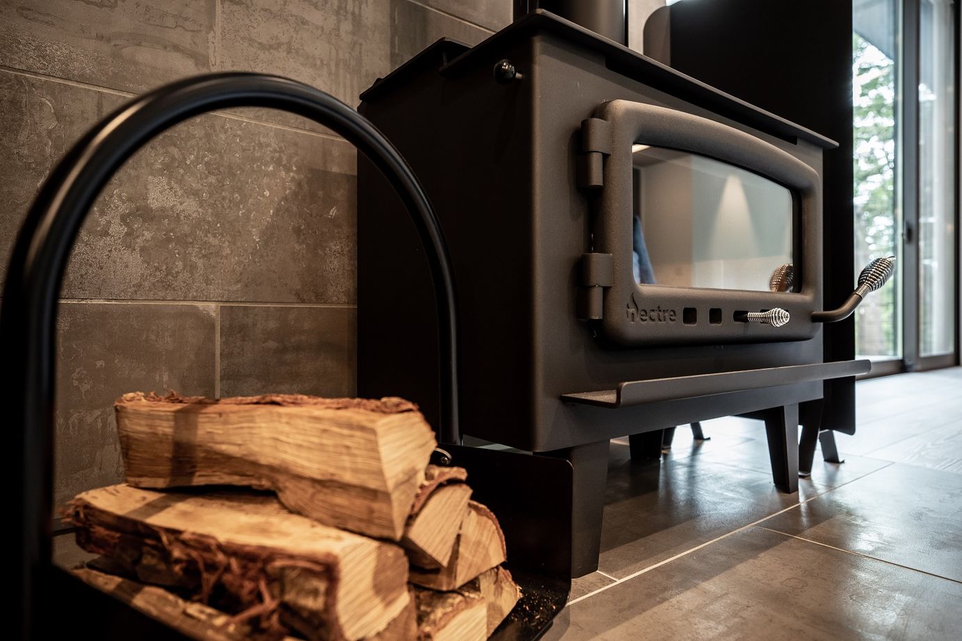 栃木ハウス 【石の家】那須の自然の中に佇む　優雅で上質な平屋の住まい＜見学可能＞の建築実例画像6