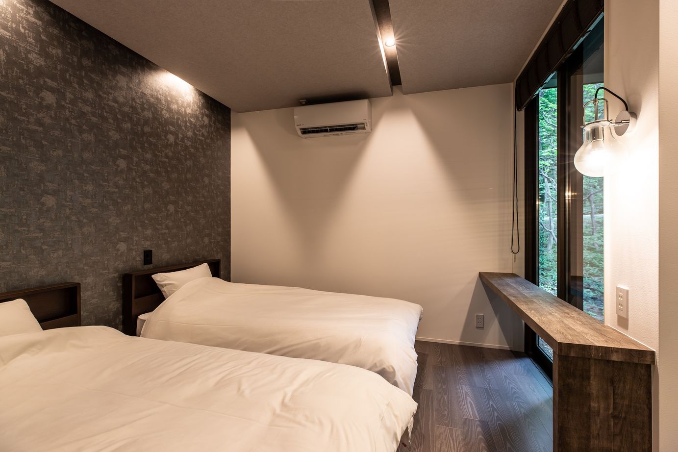 栃木ハウス 【石の家】那須の自然の中に佇む　優雅で上質な平屋の住まい＜見学可能＞の建築実例画像8